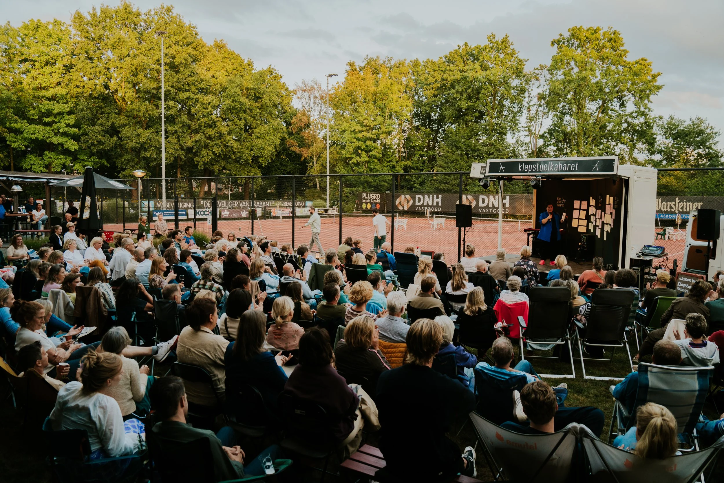 KlapstoelCabaret_Tennispark_Princehage_Chassé_JoostvanderVelden_2025-53.JPG