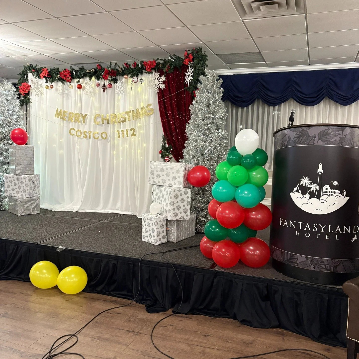 🎶 Rockin&rsquo; around the Costco Christmas party 🎅✨

An unforgettable night at Fantasyland Hotel inside West Edmonton Mall &mdash; good vibes, great people, and dance floor energy all night long!
#CostcoChristmasParty #YEGDJ #FantasylandHotel #Wes