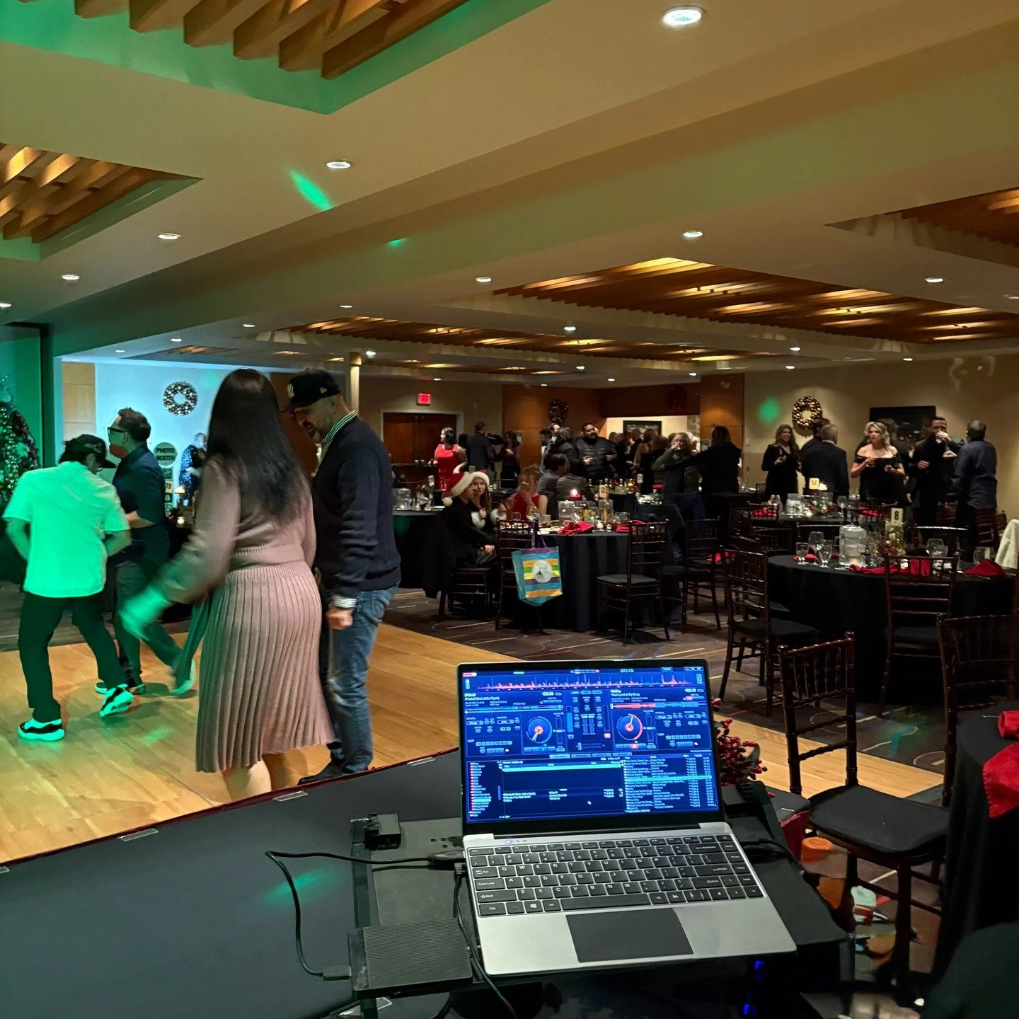 Bringing the holiday spirit to life one track at a time 🎄🎶
From classics to club hits, last night was all about good music and great energy.

#CorporateChristmas #HolidayEvent #ProfessionalDJ #ChristmasParty #EventDJ #YEGDJ #FestiveSeason #HolidayV