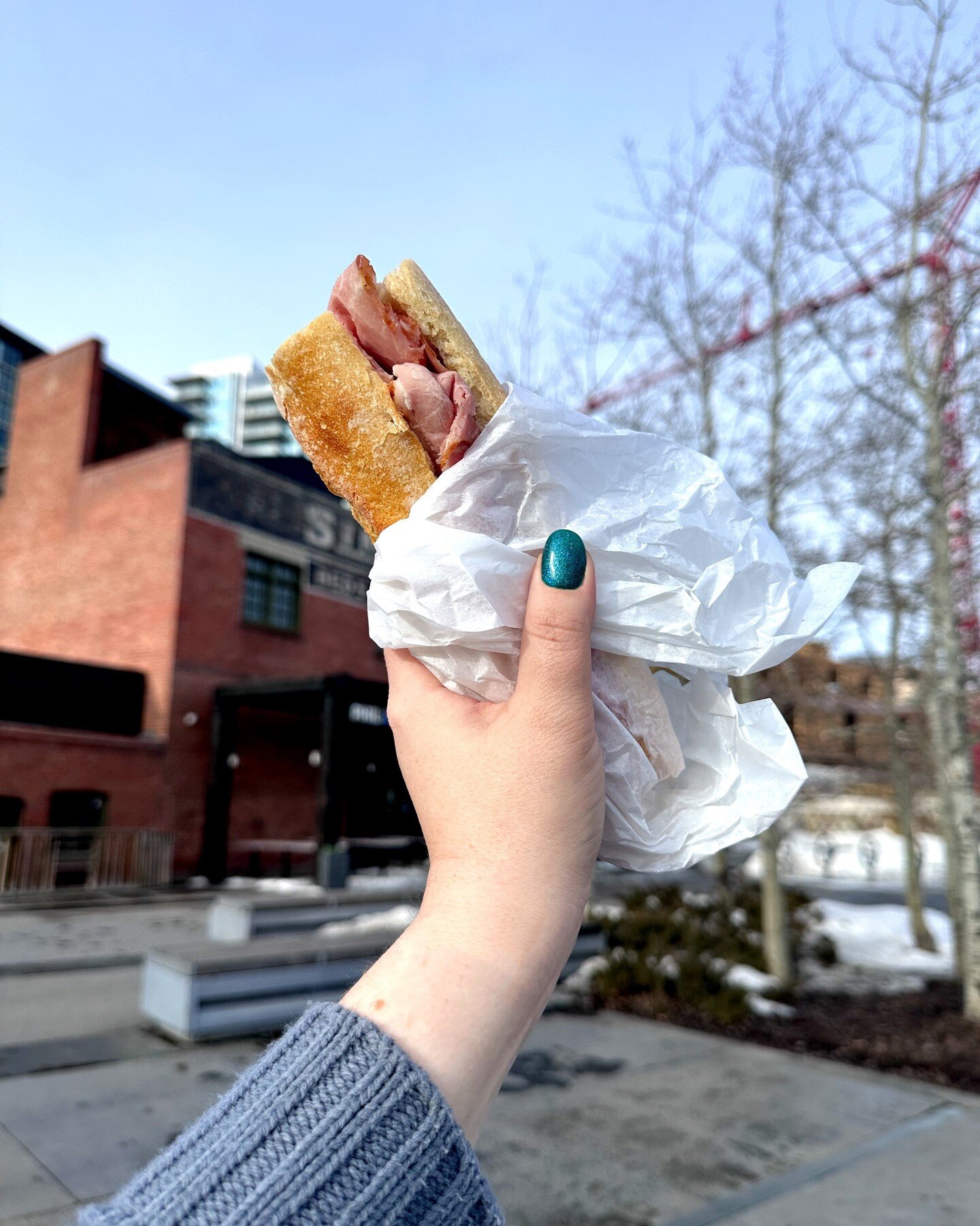 Have you tried our new Simple Sandwich? Baguette, ham, gruyere and mayo- $9.50 (almost) daily at the Simmons! Flavours will change periodically but will always remain simply delicious!
.
.
.
.
#yyc #yyceays #yycnow #yycbuzz #eastvillageyyc #evview #e