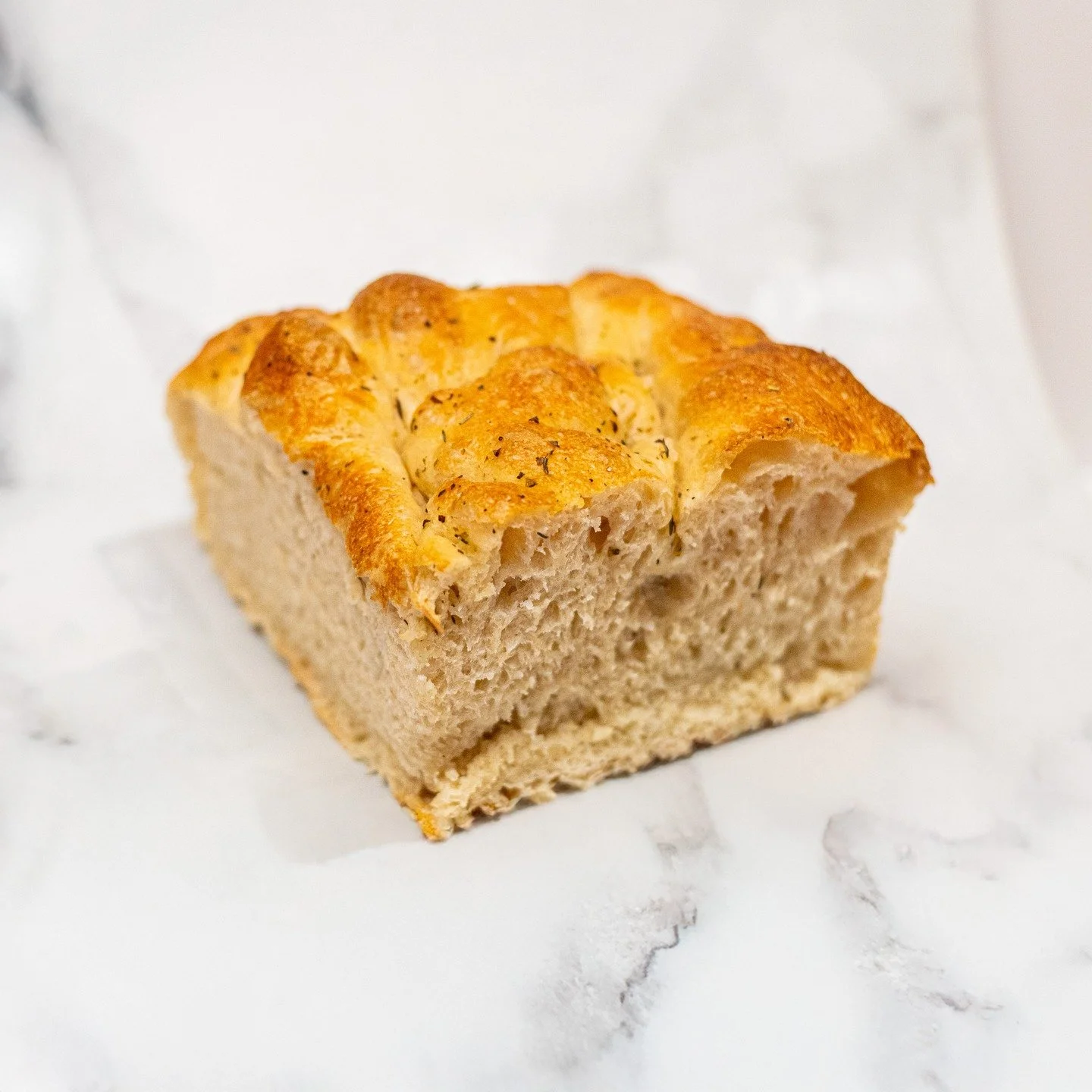 Meat our new and improved focaccia! Large and in charge, fluffy and filling - the perfect snack, sandwich base, or soup side! Available Friday-Sunday for $4
.
.
.
.
.
#yyc #yyceats #yycnow #yycbuzz #calgary #calgaryisbeautiful