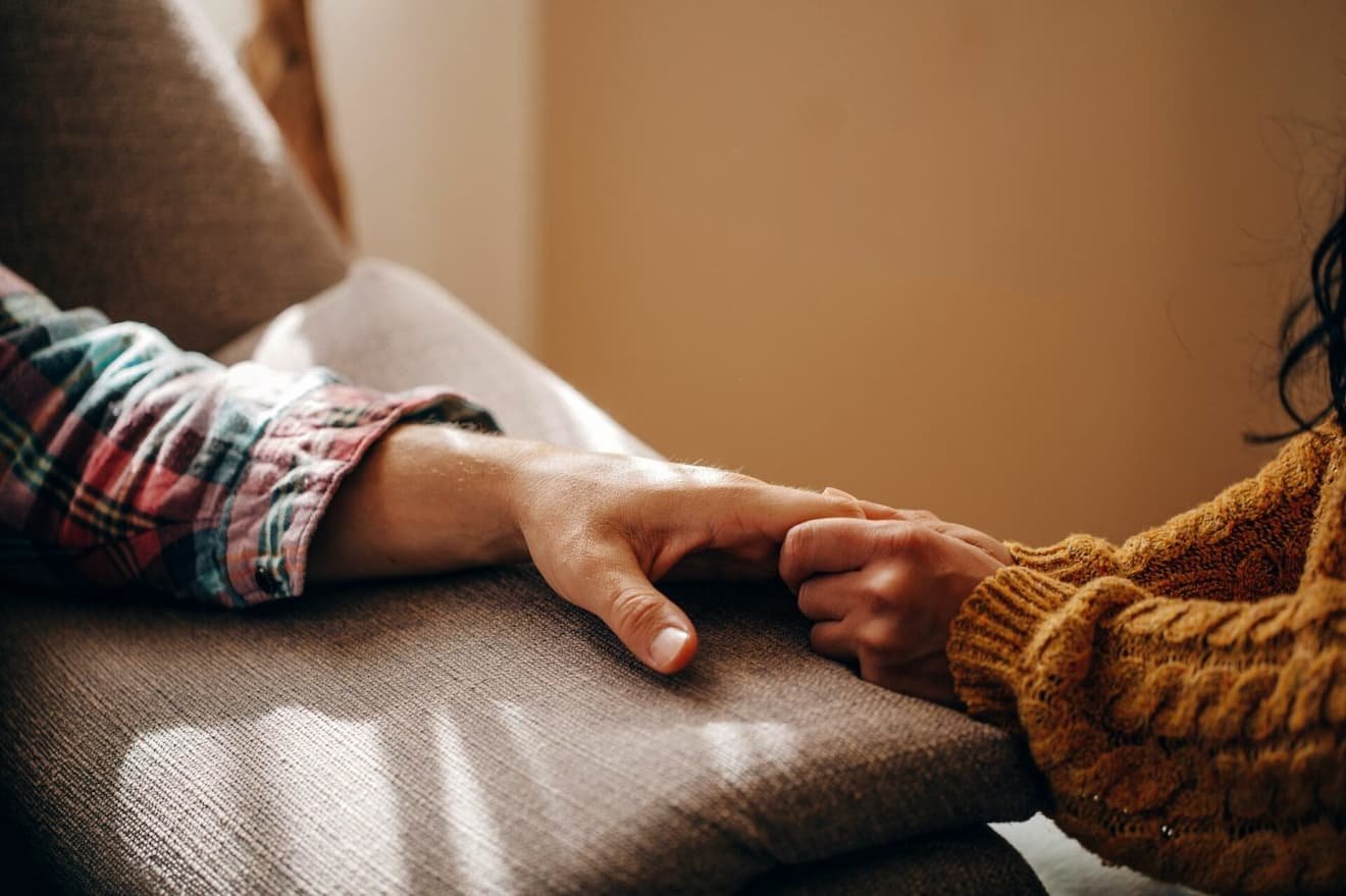 5 Signs of Attachment Trauma in Adults