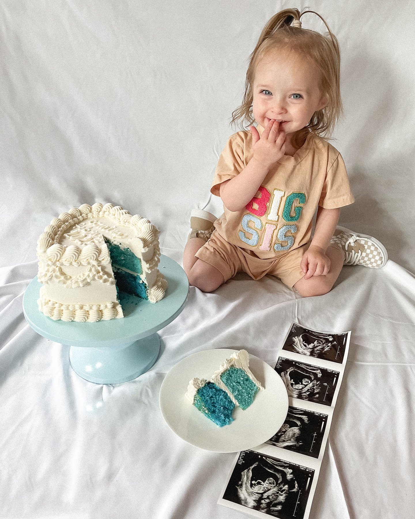 mom and dad 2.0 + a big sis promotion 💙 we can&rsquo;t wait to meet him in February!