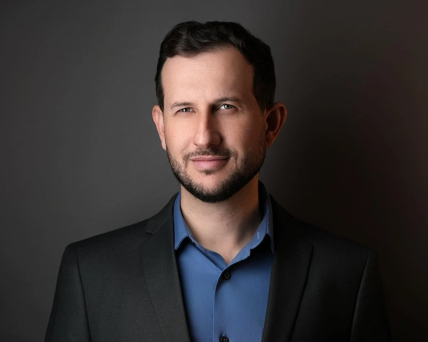 Carlos was so fun to have in the studio! He works for a massive company in a role that involves safety for online players, it was incredible chatting with him!

#KelownaHeadshots #HeadshotPhotography #ProfessionalHeadshots #PersonalBranding #StudioPh