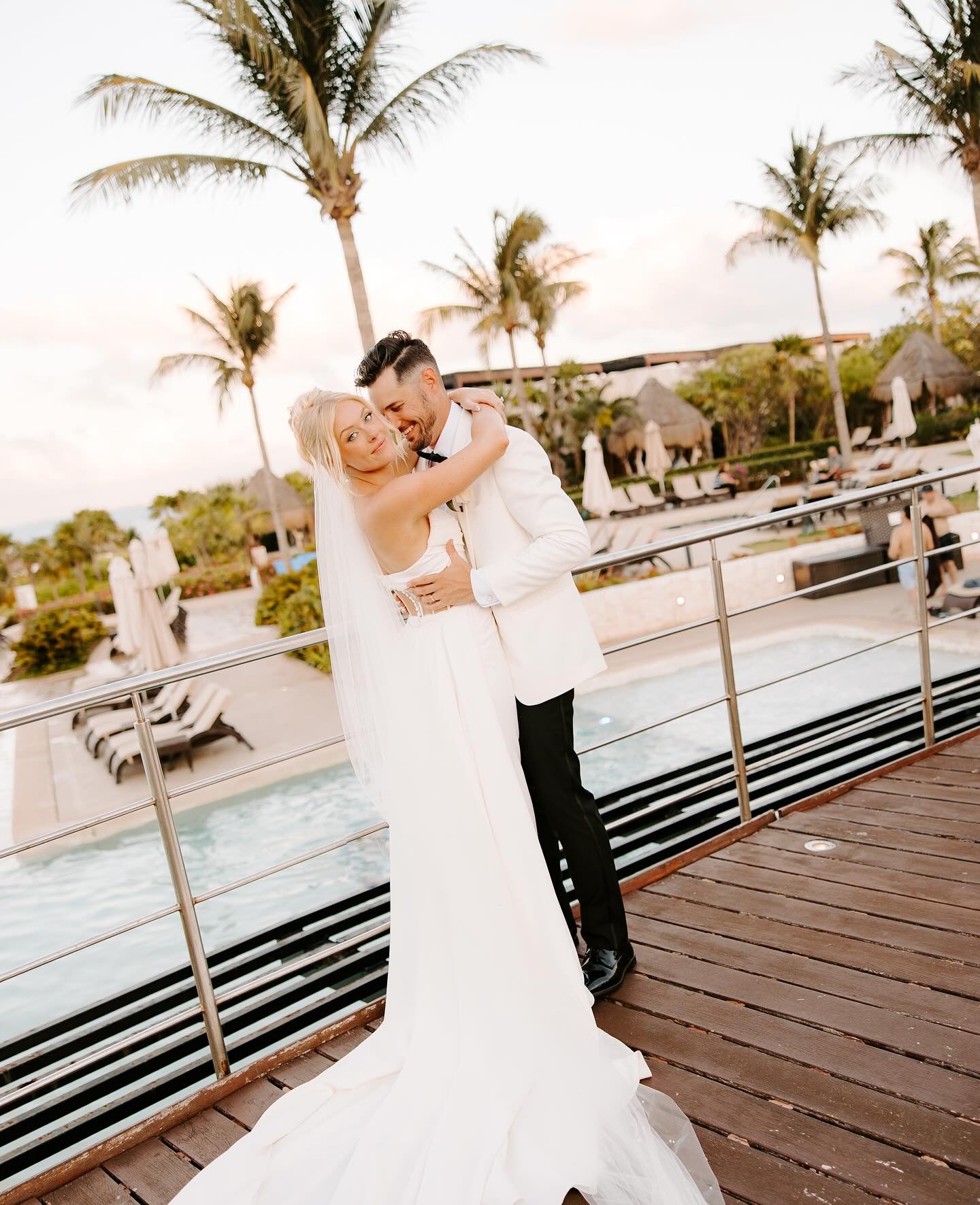 i can now confidently say i&rsquo;ve attended a wedding with a pre game speech, thank you so much for that @bryce_decoursin !!! mexico with @summernicolefilms couldn&rsquo;t have been better cheers to hopefully many more and cheers to the DeCoursin&r