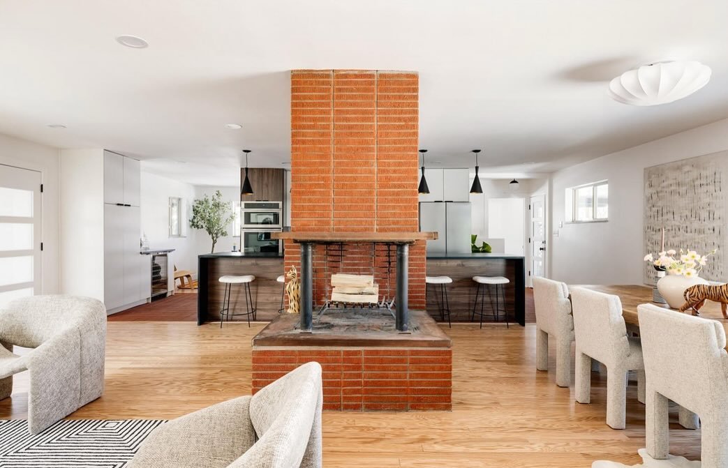✨ SHOWING SPOTLIGHT ✨⁣

We are loving this remodeled Montclair home, where timeless details commingle with modern allure. Anchored by a brick wood-burning fireplace, the spacious living and dining areas meld effortlessly offering ample room for enter