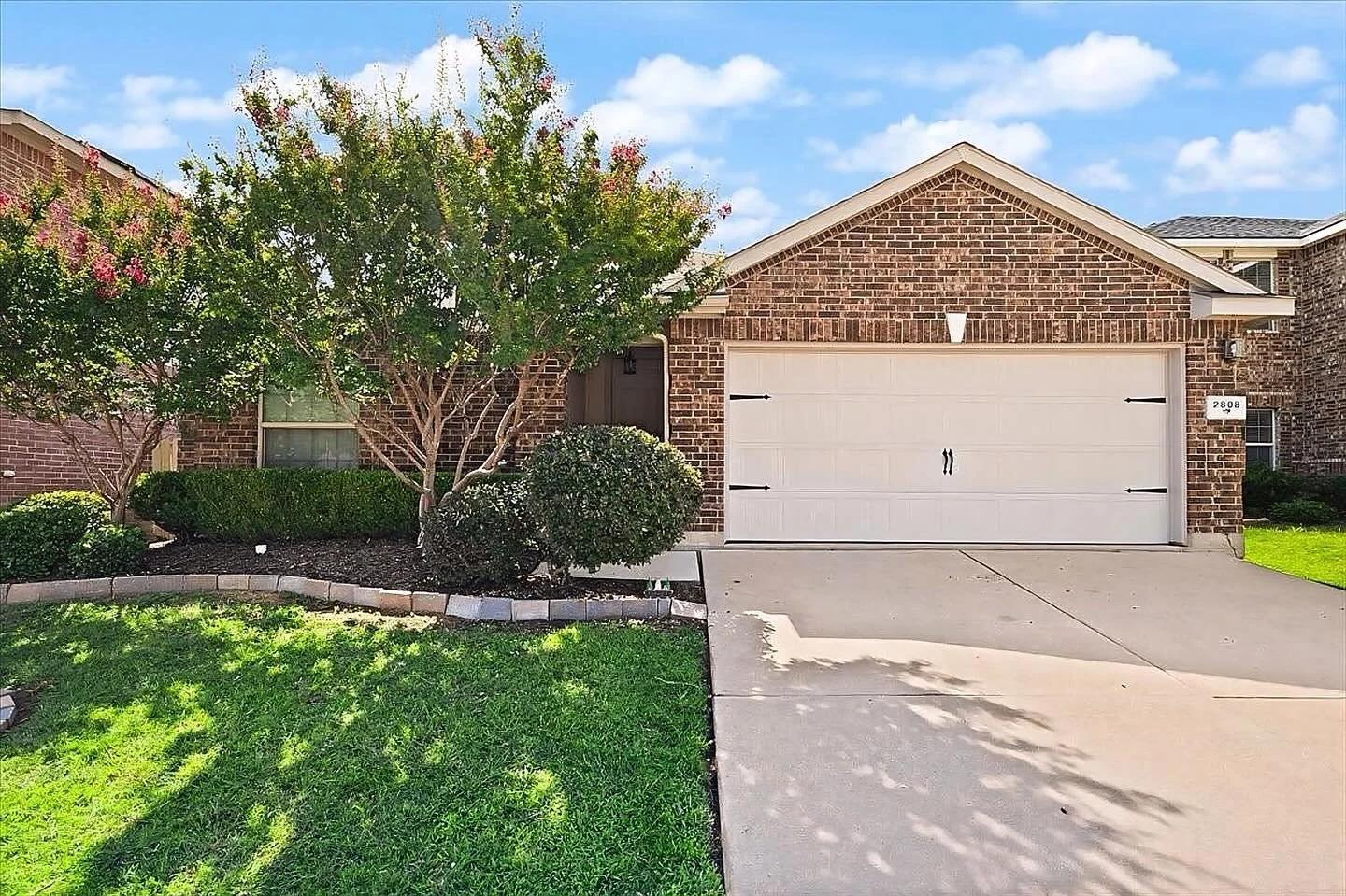 Another one closed!
Proud to help another family unlock their homeownership dreams.
Whether buying, refinancing or investing or mortgage, makes it happen.
#closedloan #homesweethome #mortgagebroker #texasmortgagebroker #dfwrealestate #worrommortgage