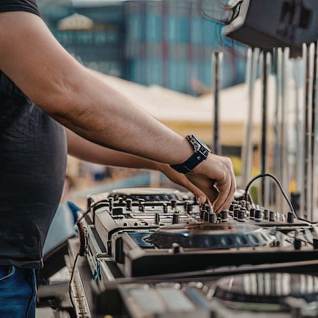 Best Wedding DJs in Omaha (2026 Guide for Couples Who Want a Packed Dance Floor)
