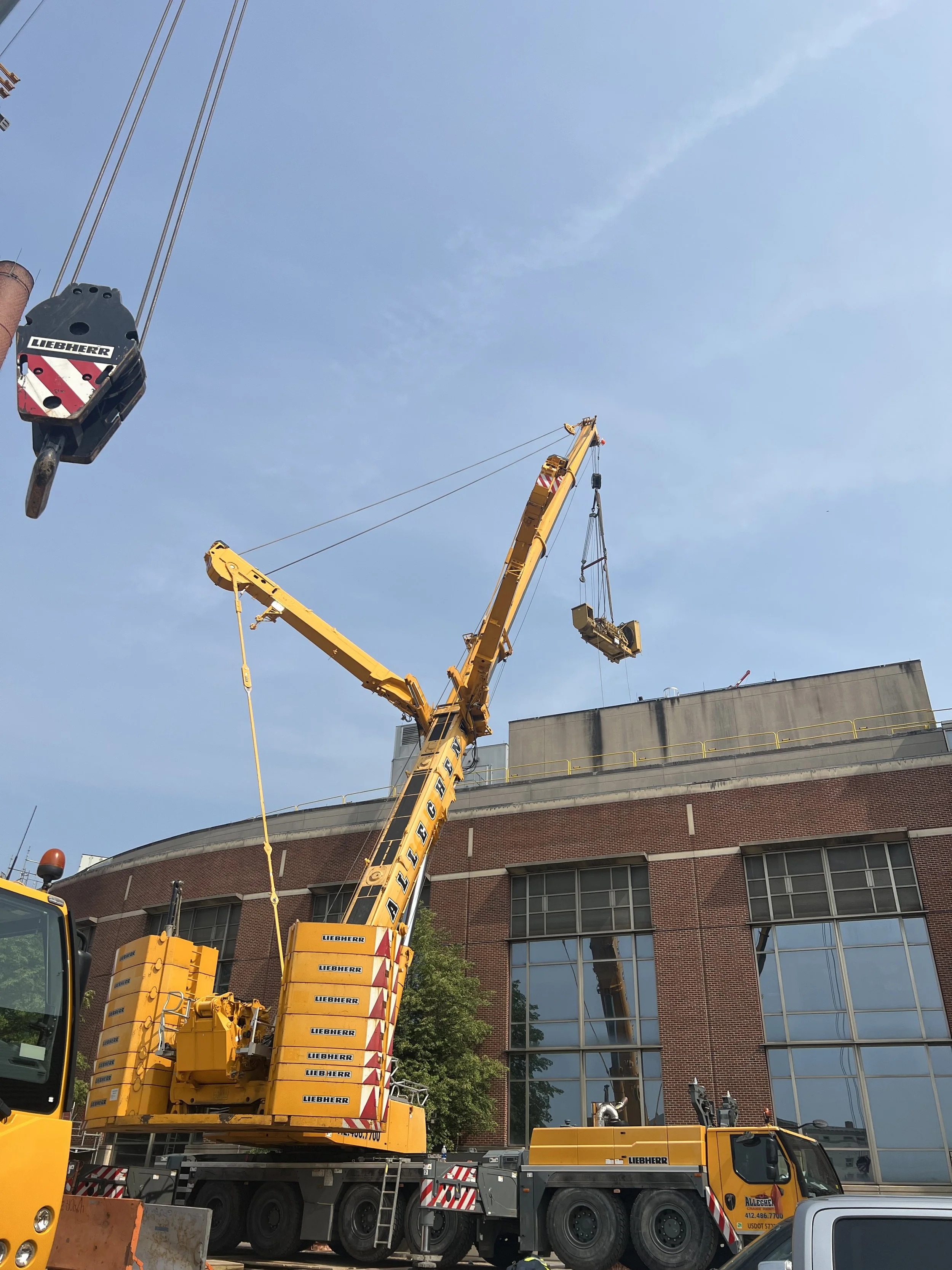 400  ton magee womens hospital replacing generator.jpg