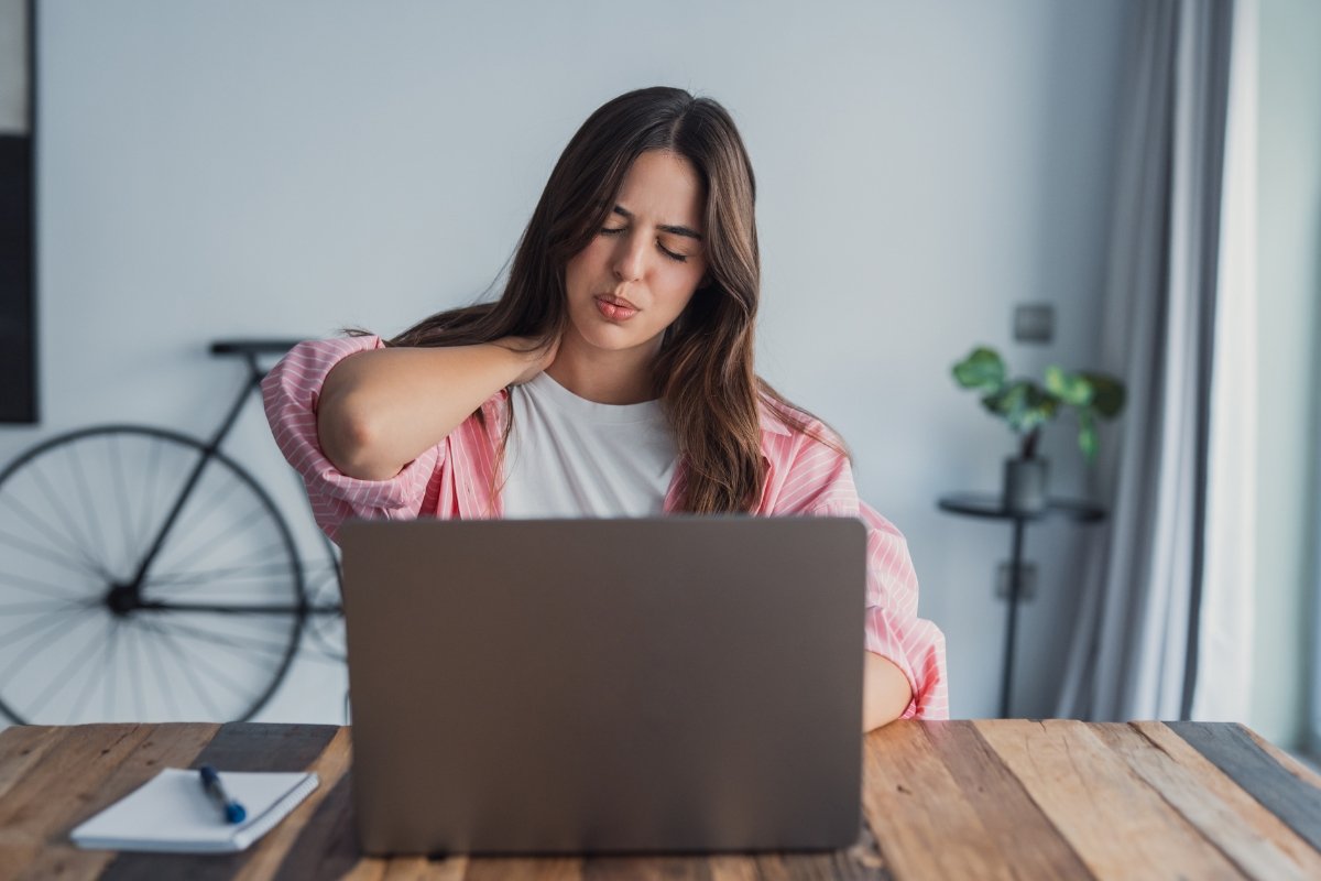 Cómo afecta pasar muchas horas sentado y cómo contrarrestarlo