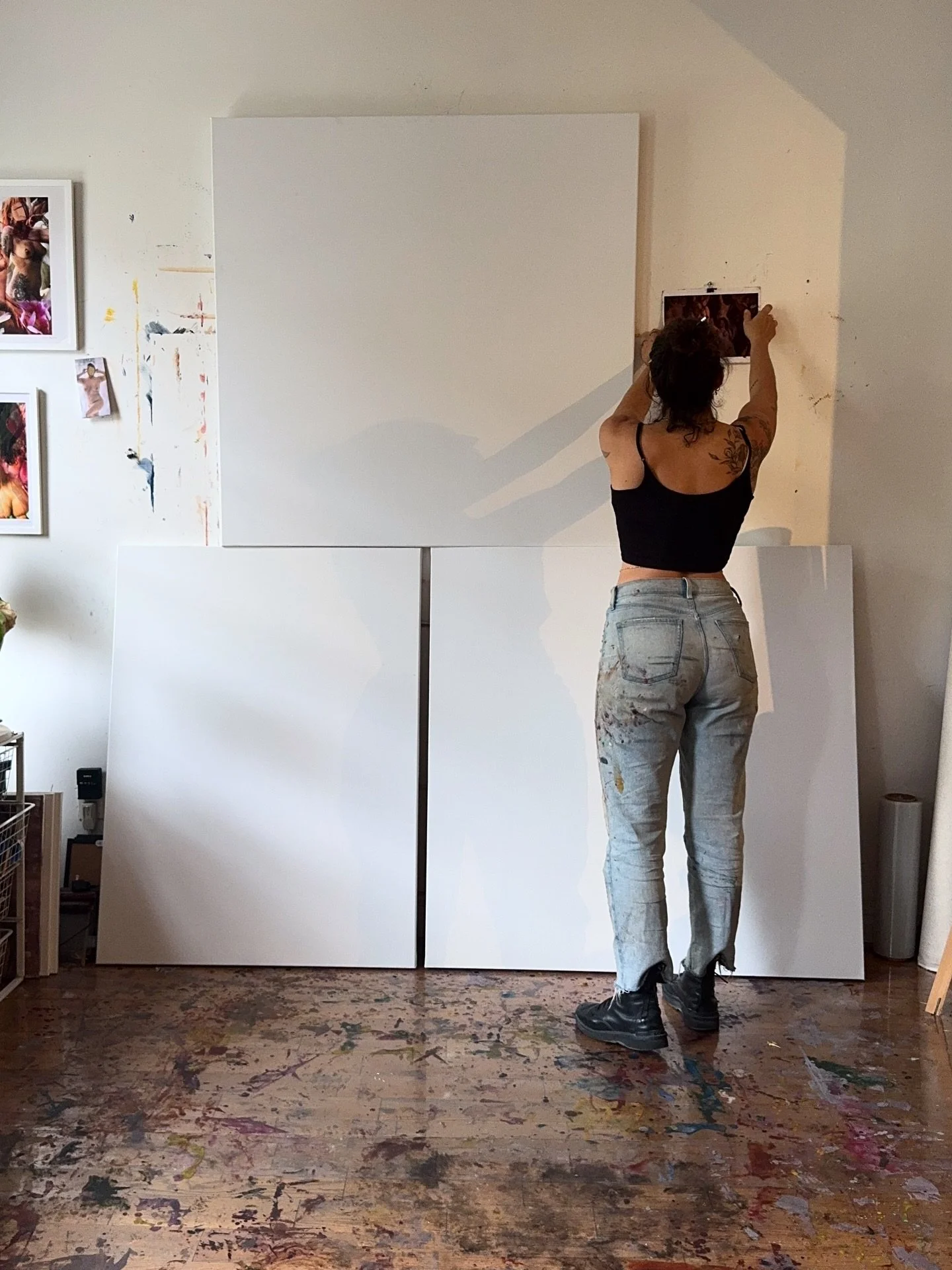 Fresh canvases ready for my upcoming exhibition and panel with @melsstyles 

DM me your emails if you want an invite 😊