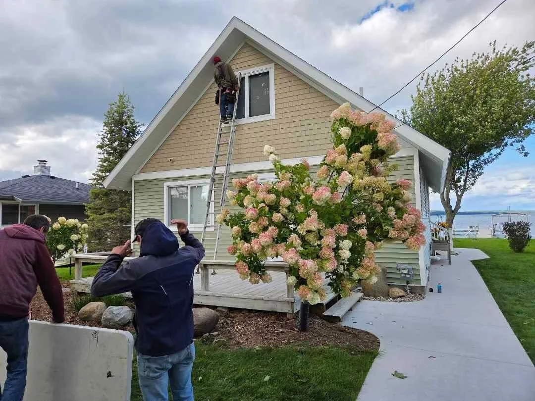 Choosing the Right Siding: A Guide to Popular Siding Options for Michigan Homes