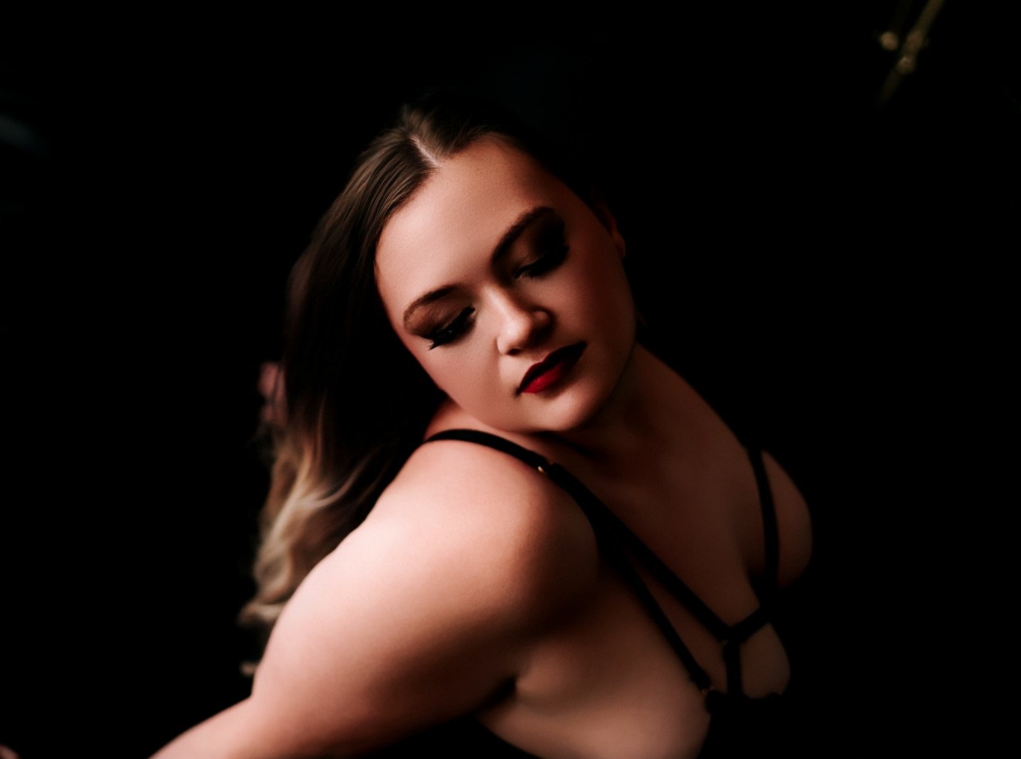 Leaving for Virginia very soon, guys. 😳 I&rsquo;m so excited to get back to boudoir full time and even more excited to have an actual studio space again. Turns out, my business only thrives in rural communities. 😂😅 I&rsquo;ve already got 10 ladies