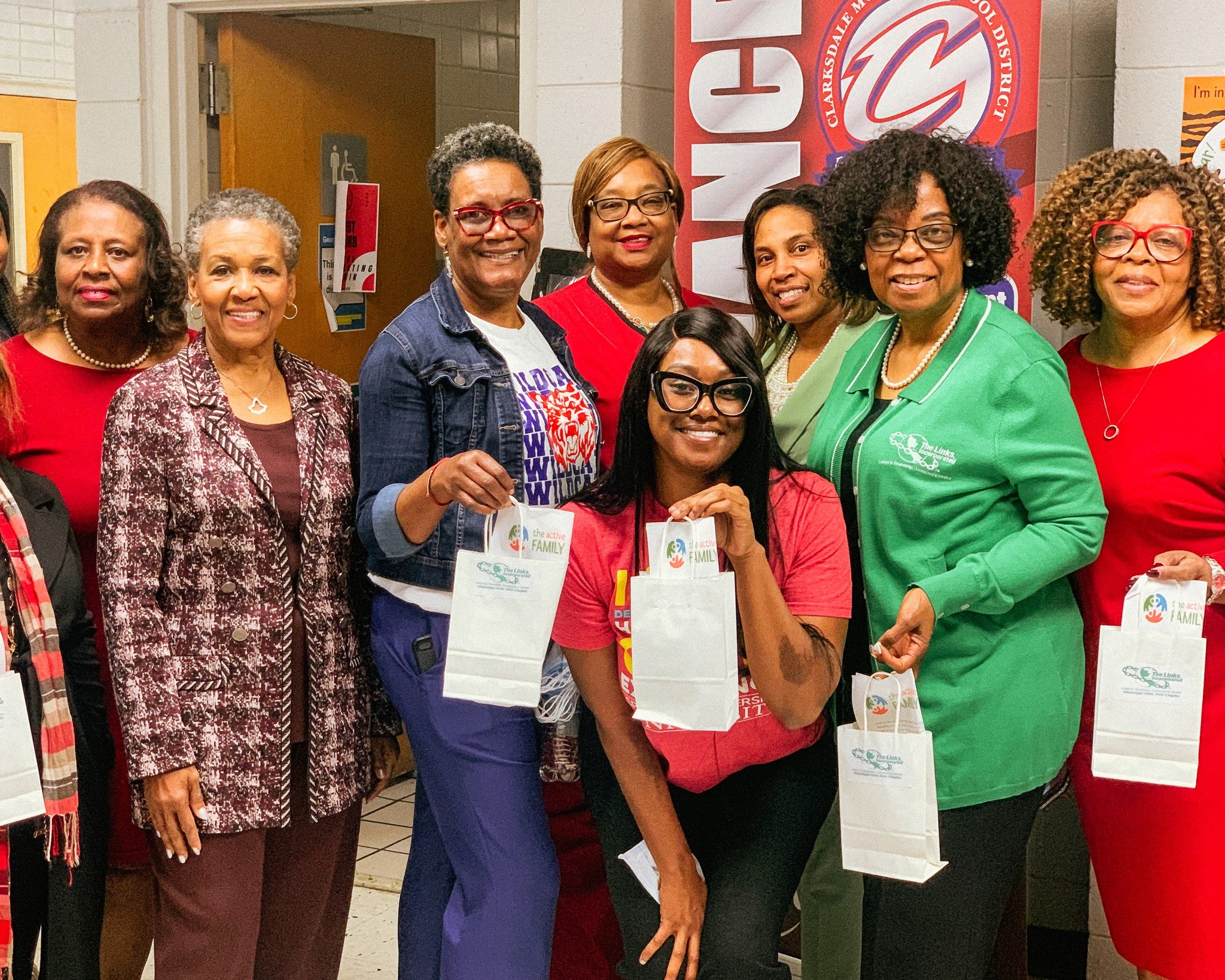 🎉 What an inspiring day at our Clarksdale Club! We were thrilled to welcome several members of the Mississippi Delta Chapter of The Links, Incorporated, who brought smiles and goody bags to our club members. 🛍️✨

The Links, Incorporated, an esteeme