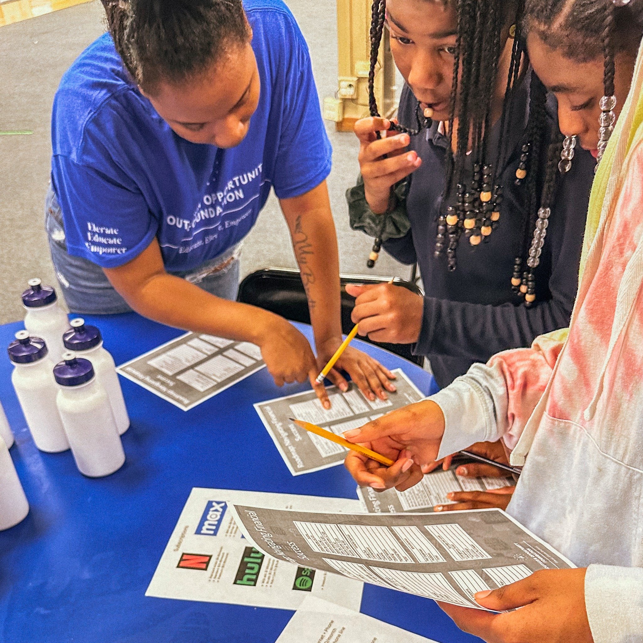 💰💡 Investing in our future! Thanks to Southern Opportunity Foundation for teaching financial literacy at Cleveland Club! 📈 

Interested in our programs? Contact Caitlin Norris, Unit Director: 📞 662-588-1987 📧 clud@bgcmsdelta.org

#FinancialLiter