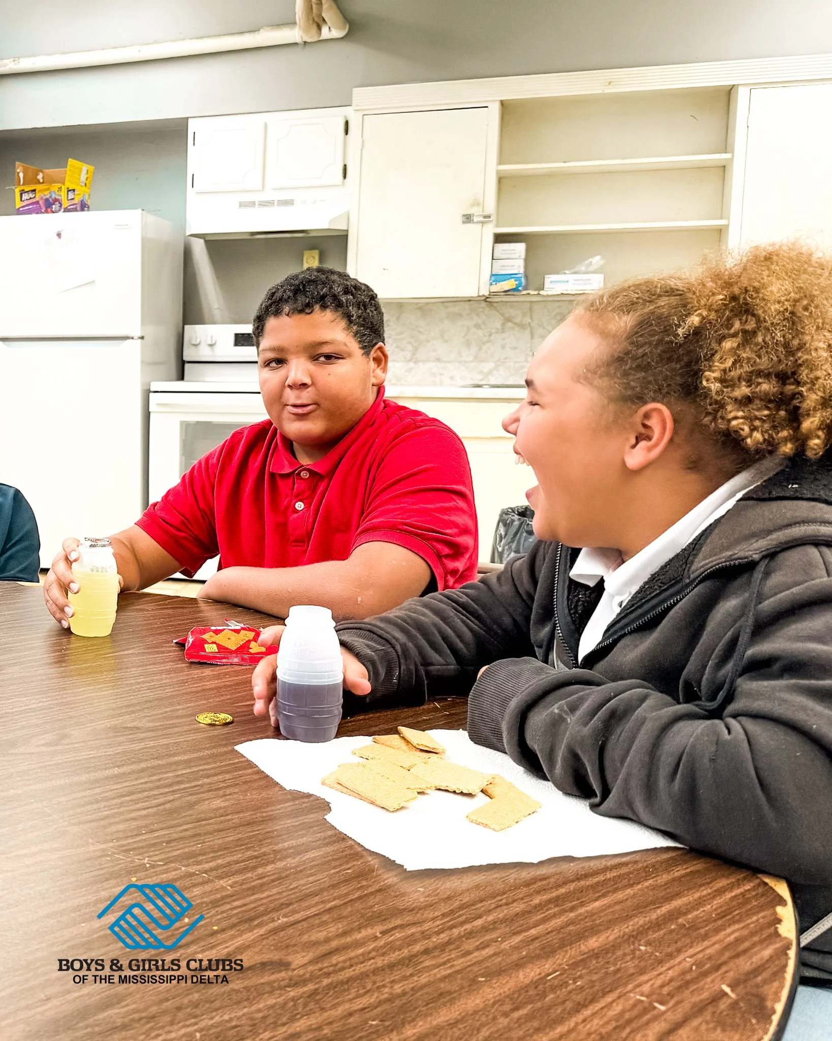 Fueling up for fun! 🍎😊

After a great session of learning and creating, our Grenada Club members enjoyed some snacks and quality time together. This is what the Club is all about: a safe, positive environment where youth can connect, recharge, and 