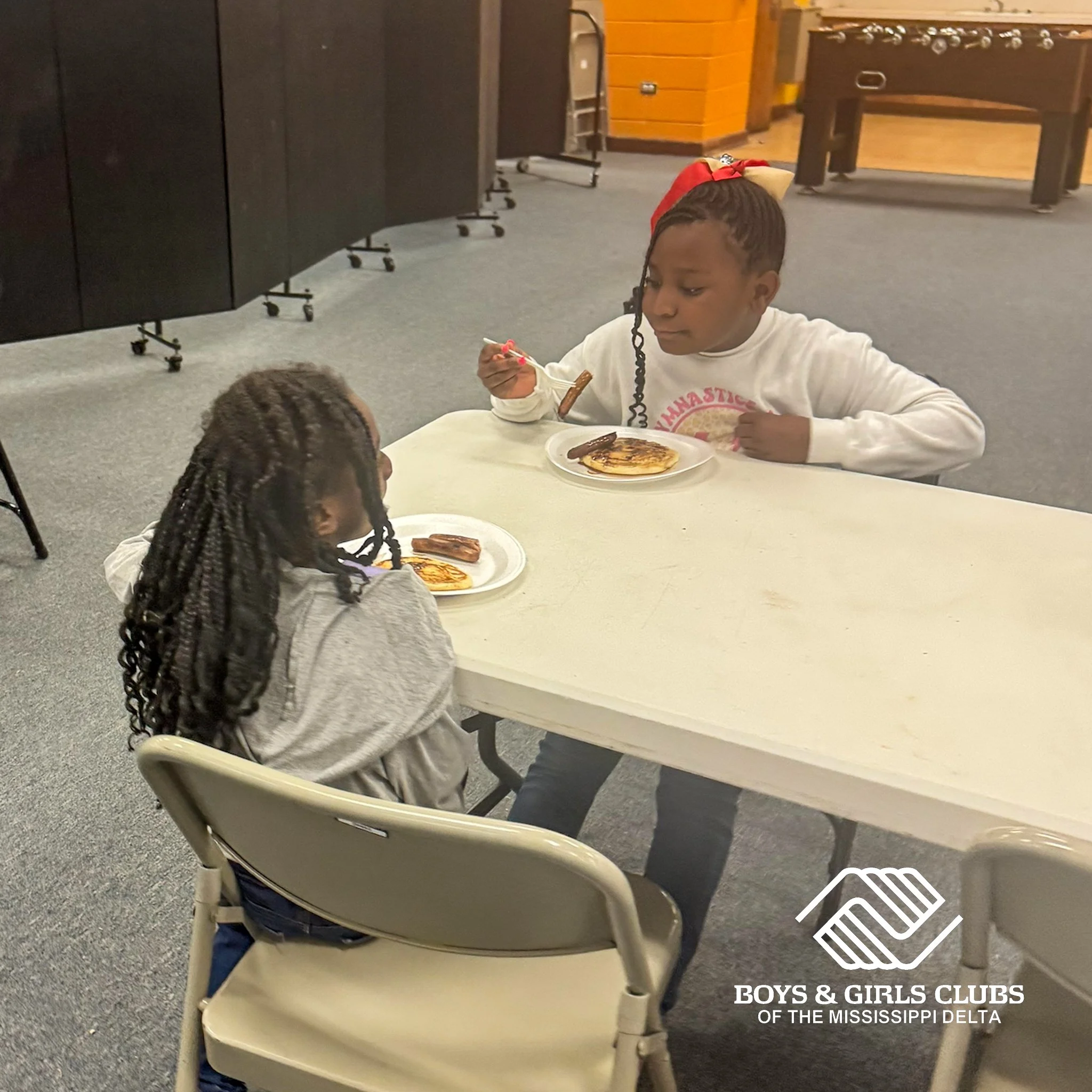 Spring Break mode: ON. 🥞🍽️

A massive shoutout to Ms. Gloria for donating and cooking up an amazing breakfast for our Cleveland members on Monday! Pancakes, sausage, and turkey bacon had everyone ready to take on the day. Yummy! 😋

And the fun doe