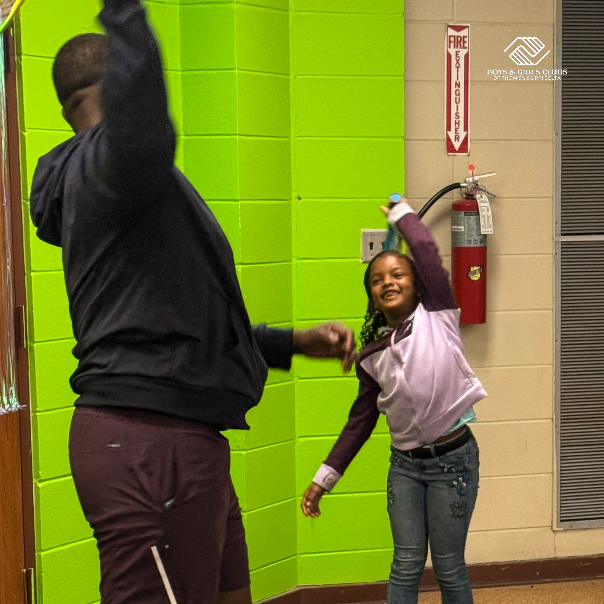🎾 First swings in Cleveland!

Our Cleveland Club just kicked off the very first tennis session of our USTA Innovation Grant program. Coaches started with indoor demonstrations to get our kids comfortable with the racket, the grip, and the basics &nd