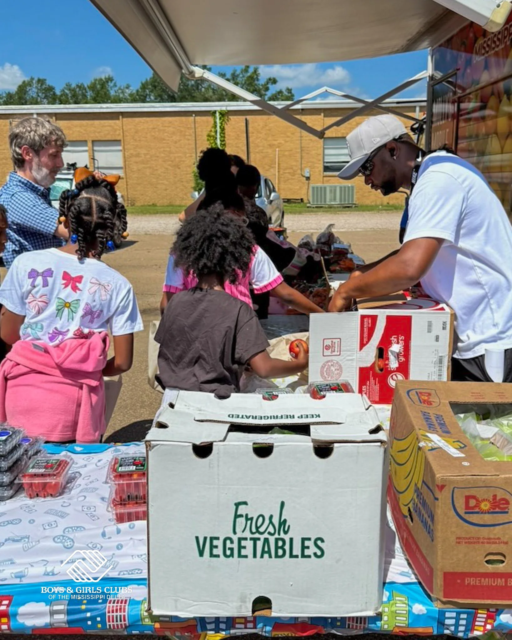 Fresh fruit, full hearts, and happy faces! 🍎🍊

Huge thank you to Mississippi Food Network for expanding their partnership with us! Already serving Greenwood, MVSU, and Grenada&mdash;they're now bringing fresh groceries to Cleveland, Tutwiler, and B