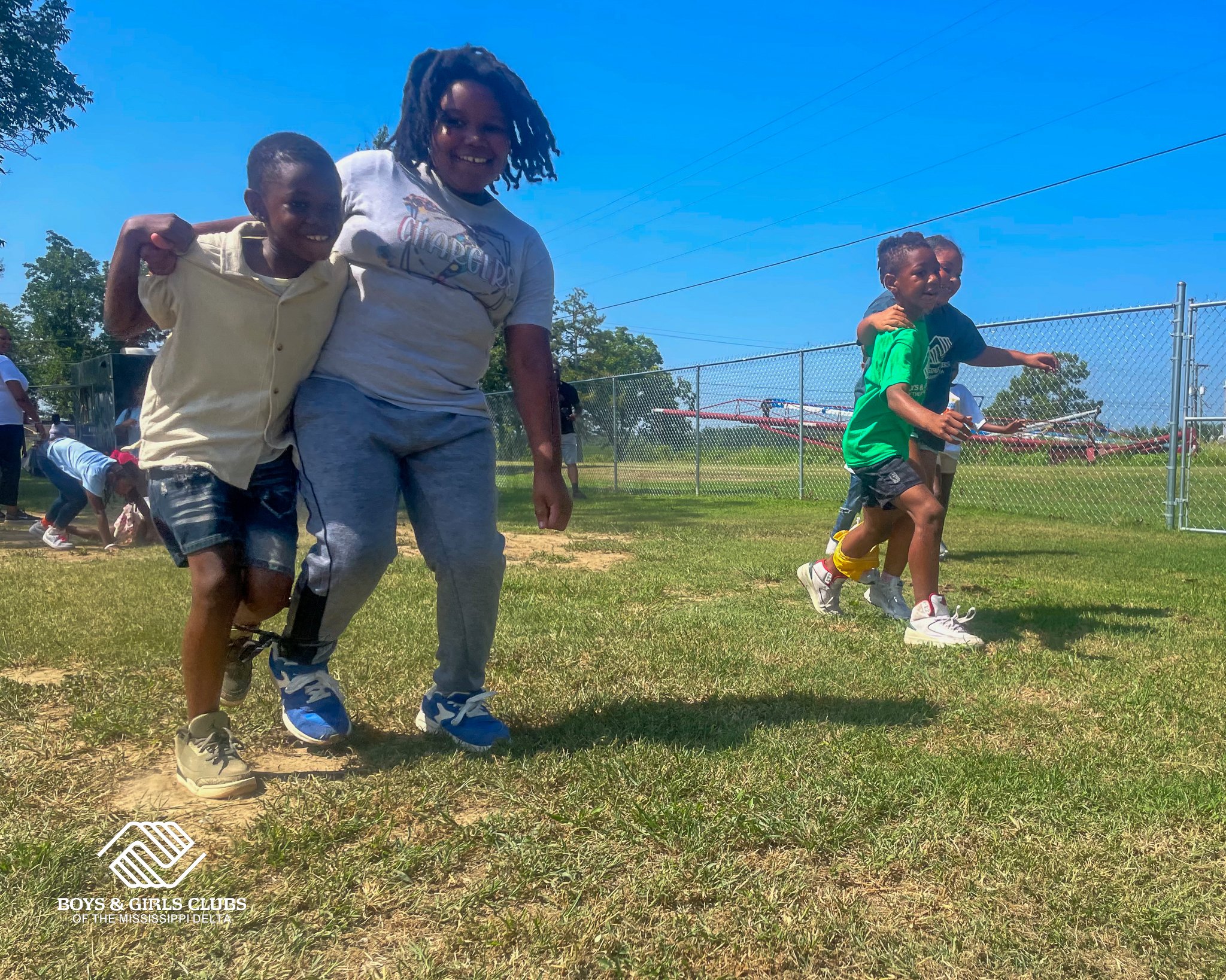🏃&zwj;♂️🎯 Club members from across the Delta came together for Field Day at SPROUT Park!

Ring toss ✅
Three-legged race ✅
Hamburgers ✅
Fresh apples ✅

An incredible day of fun, fitness, and fresh food&mdash;sponsored by the TrueCare Delta Fresh Foo