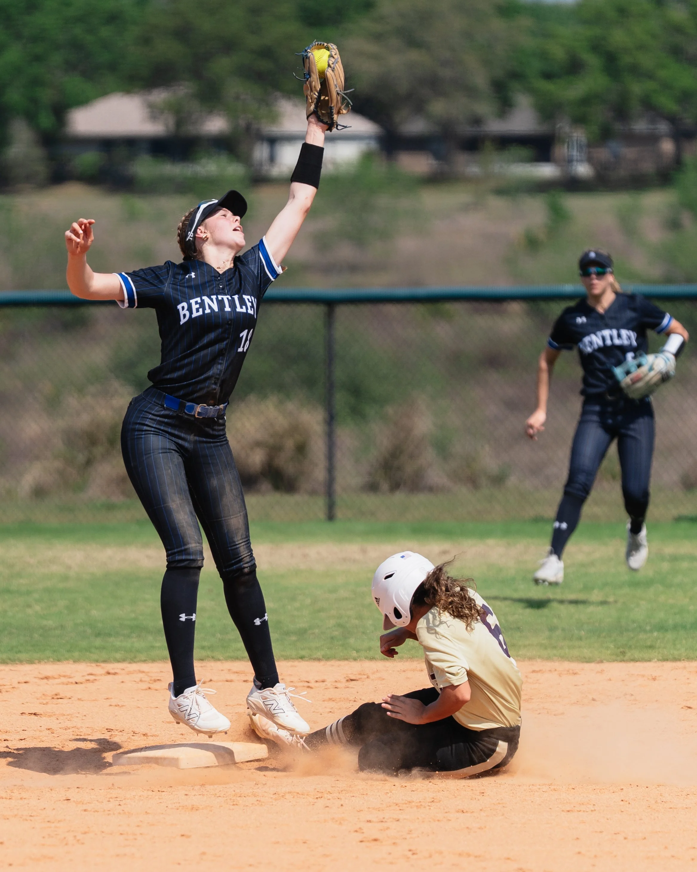 BentleyU_Softball-Game02_2025-03-09-111.JPG