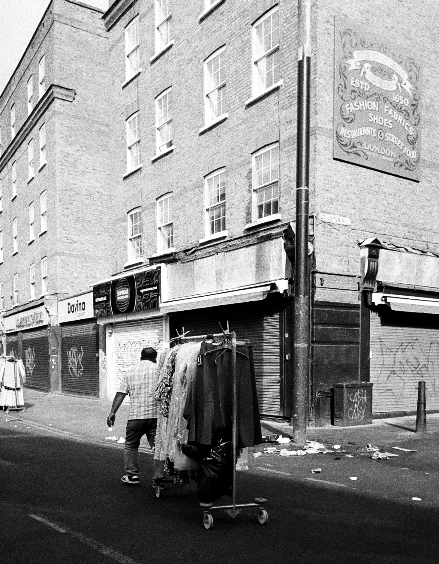 Pentax 17 - ilford hp5