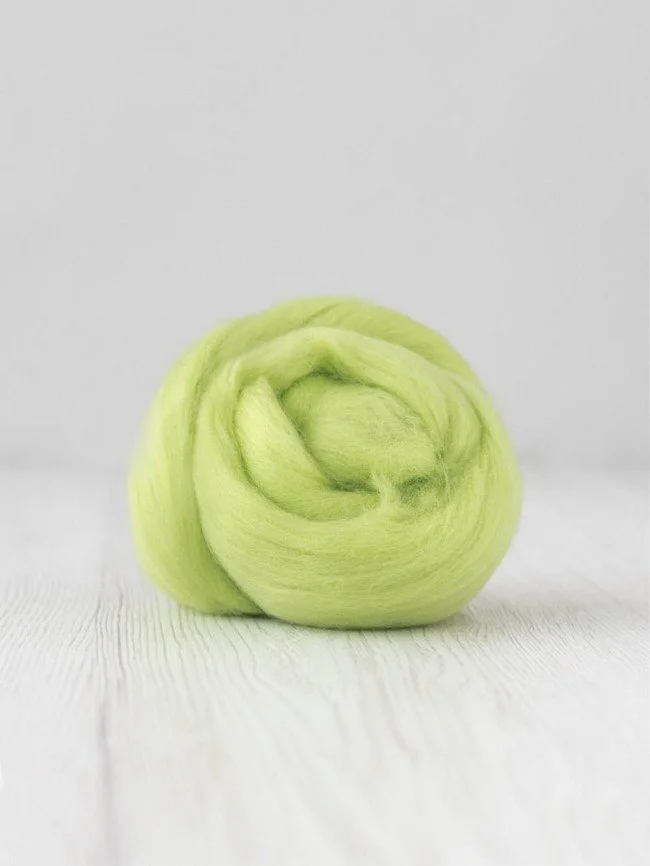 Chlorophyll Wool Roving.jpg