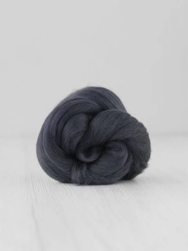 Graphite Wool Roving.jpg