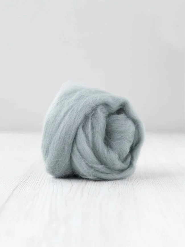 Wolf Wool Roving.jpg