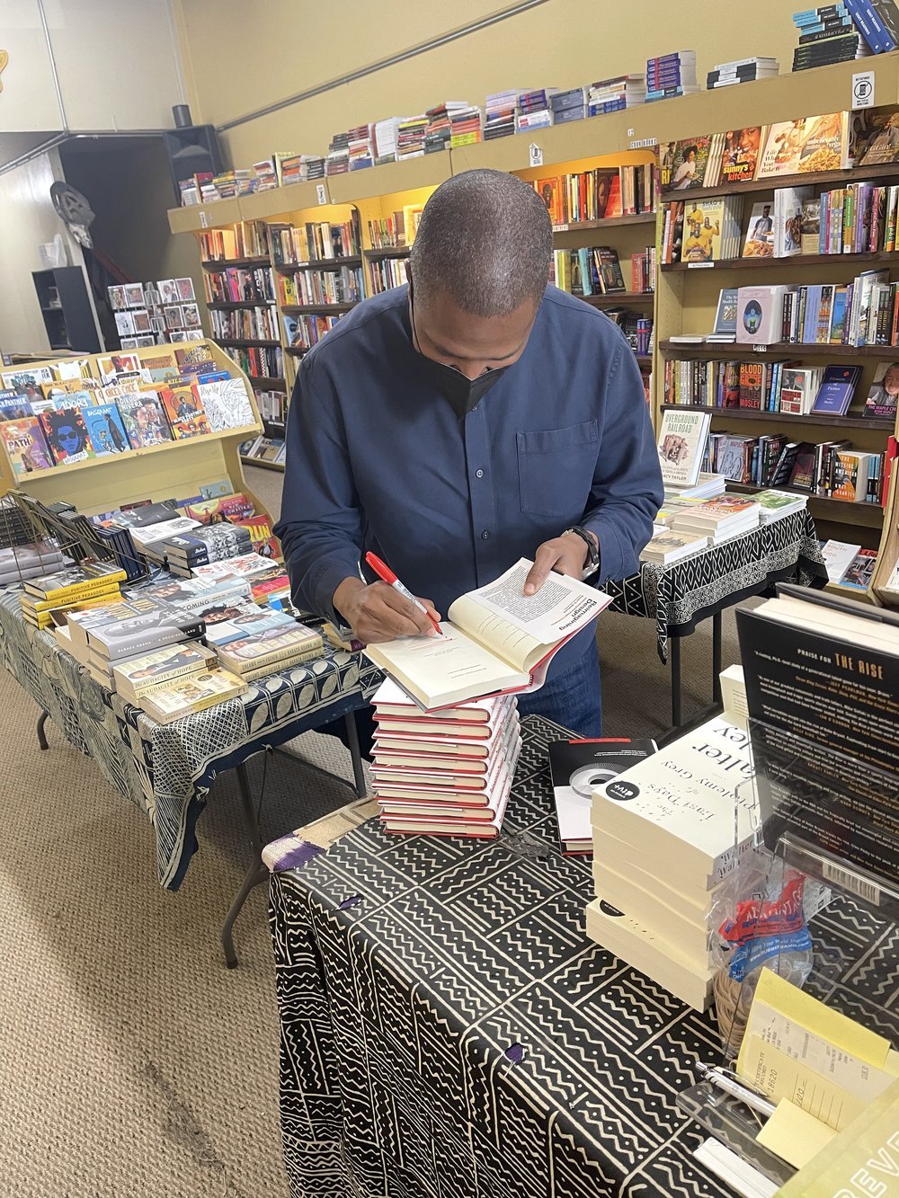 book signing 2.jpeg