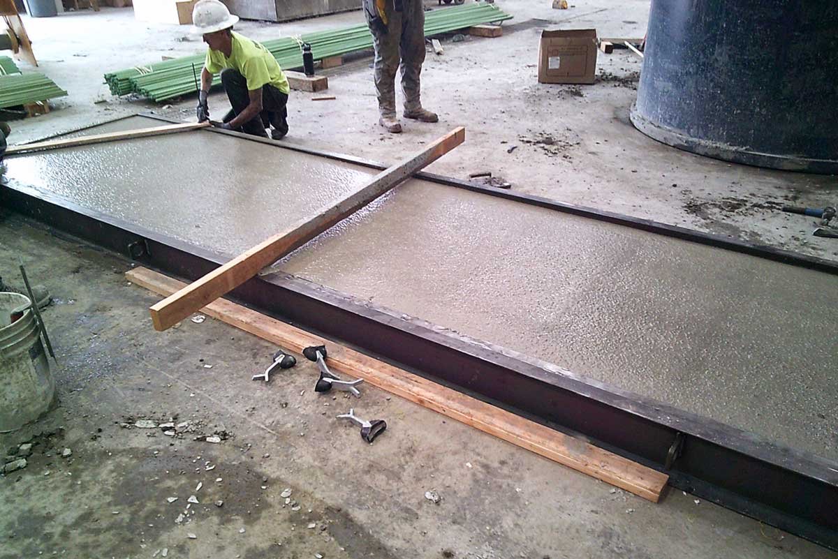 Pouring-custom-precast-concrete-slab-at-Rogue-Valley-Precast.jpg