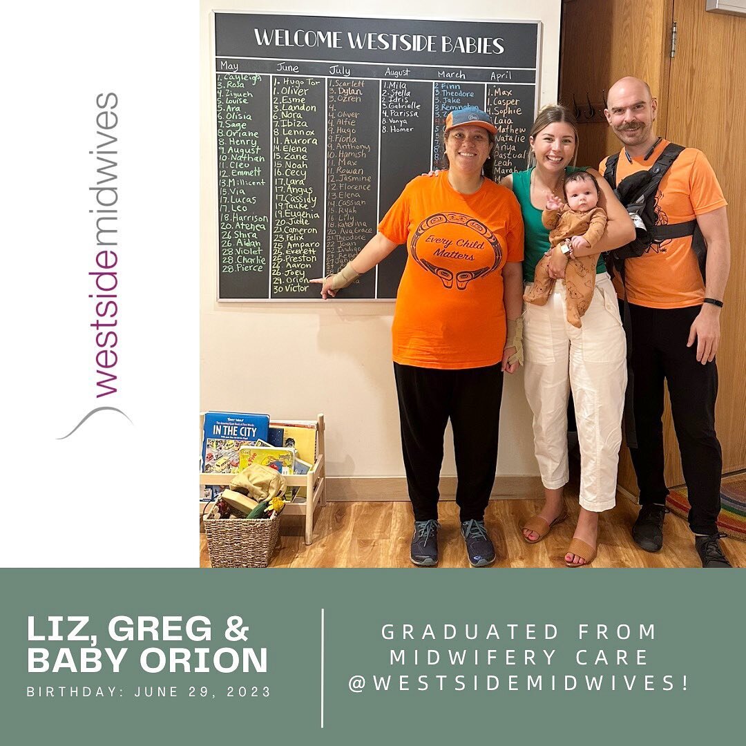👋🏽 Baby Orion waves goodbye to the Green team as the family graduates from midwifery care at 6 weeks postpartum. 💚
&mdash;&mdash;
#fbf #postpartum #midwifery #midwiveshelpedmeout #pregnancy #pregnancycanada #vancouvermidwives #westsidemidwives #mi