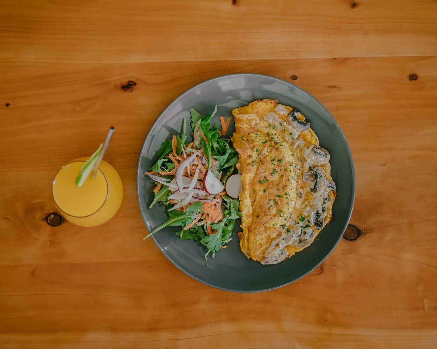 NEW ITEM ALERT 🚨
Meet your new breakfast obsession: our creamy mushroom omelette 
Come give it a try and let us know what you think! ✨