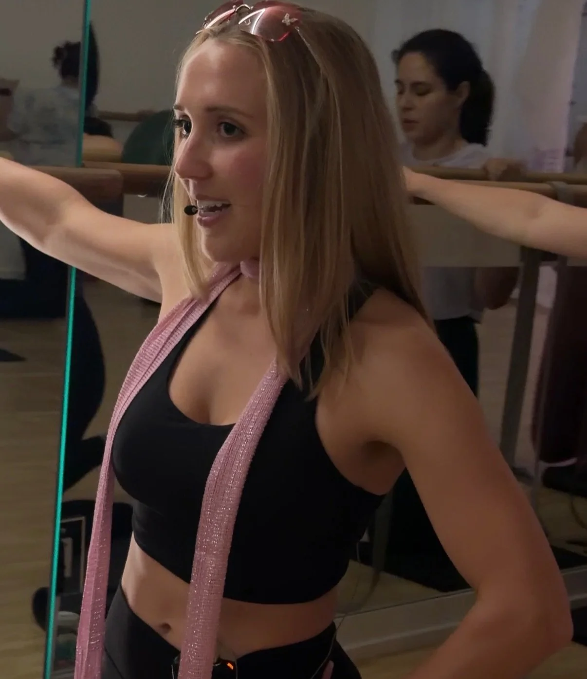 Happy birthday to our own Hannah Montana, the talented  @hannahnovak 🎂✨

As a teacher she moves and motivates us with fun tunes and behind the scenes she informs and encourages us in the monthly newsletters. If you ever loved a sweet detail at an ev