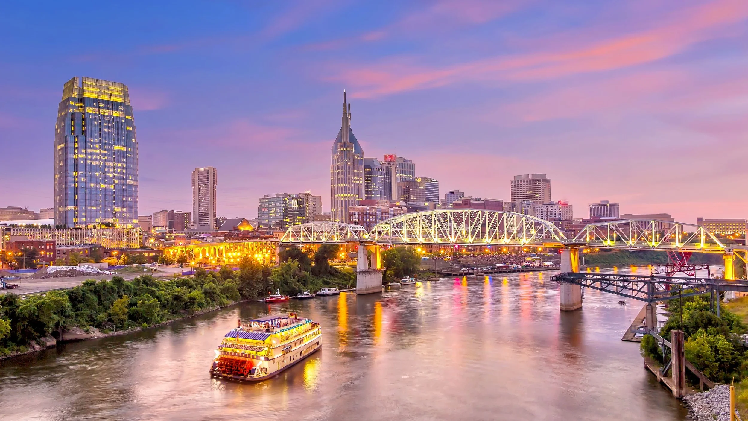 nashville-tennessee-downtown-skyline-at-twilight-royalty-free-image-1670276417.jpg