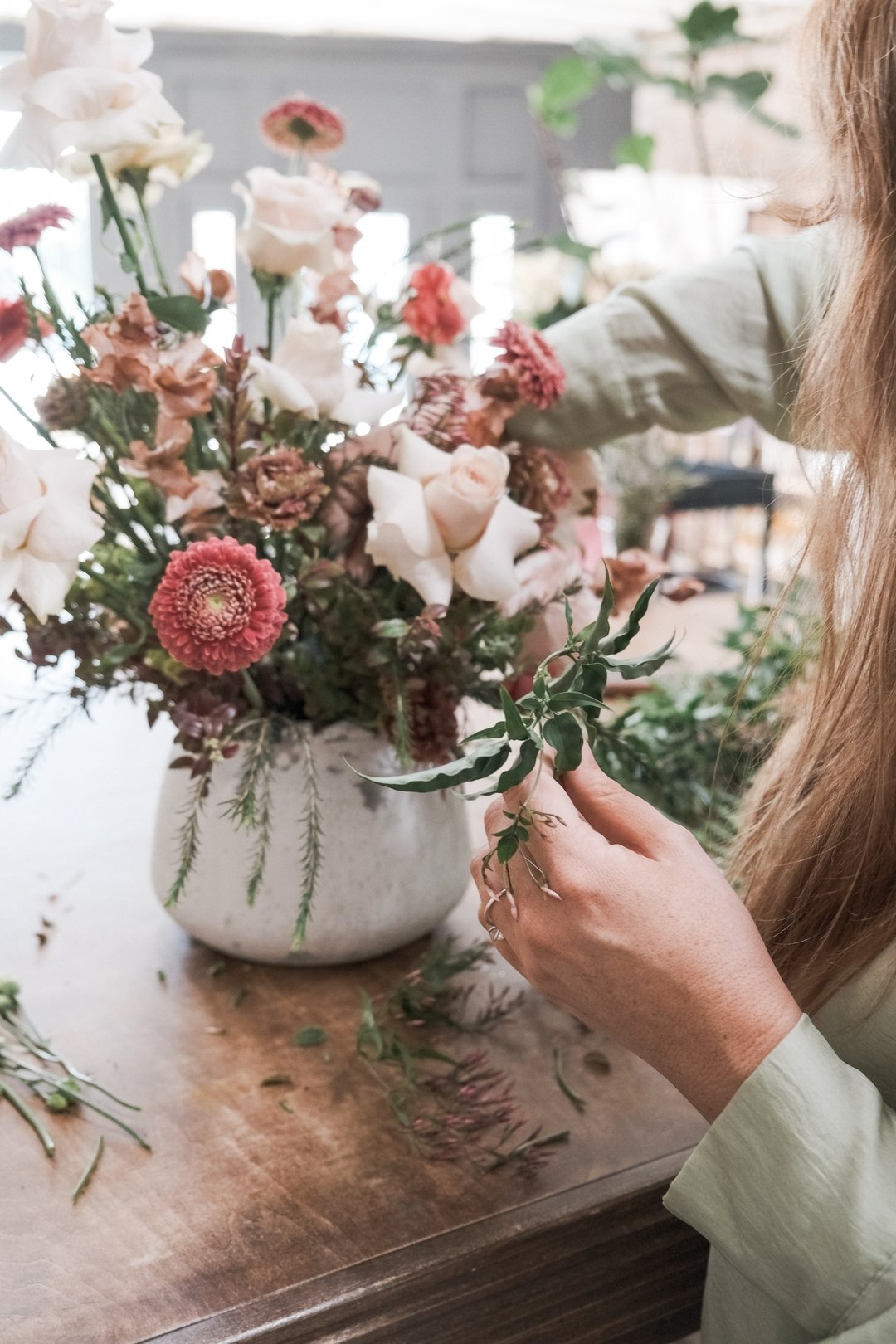 Next weeks flower arranging class is an all pink and white theme! 
We have a couple of seats left so if you&rsquo;re interested in joining make sure your save your spot! Link in bio!