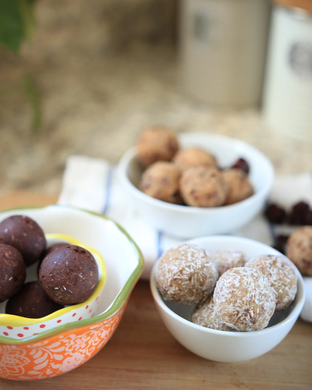 3 Easy Healthy Date Ball Recipes Meghan Livingstone