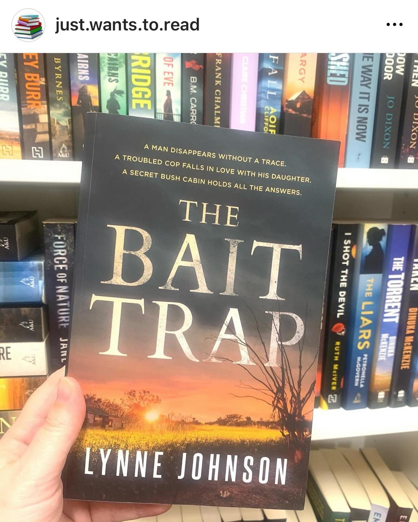 This review by @just.wants.to.read really made my day! 📚 &lsquo;Lynne herself is a recovering alcoholic and her own experiences really bring the struggles that the people go through to light in this story.&rsquo; 
#thebaittrap #lynnejohnsonauthor #d