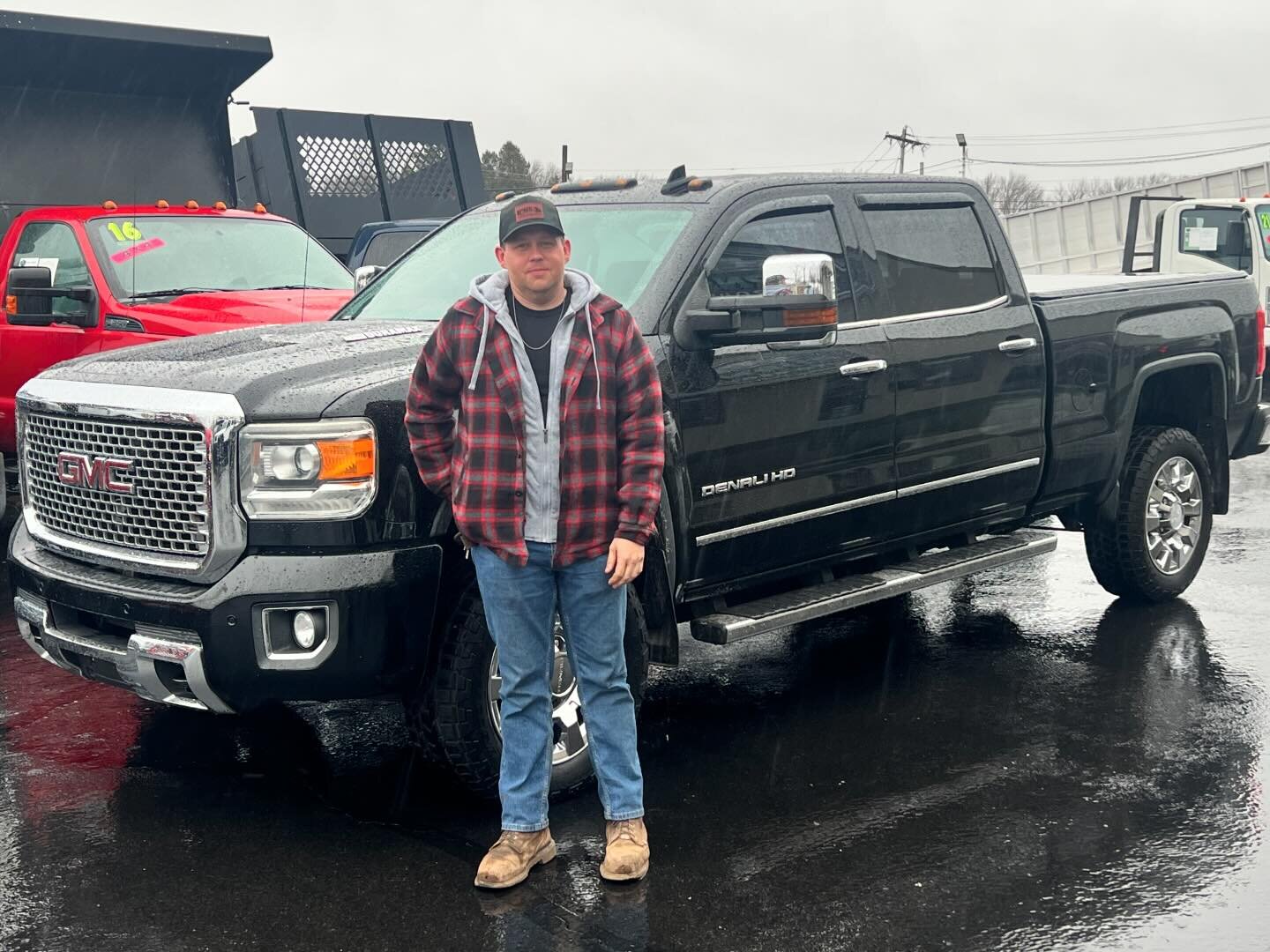 Congrats to Doug from Sellersville, PA on the 2015 GMC Sierra 2500HD Denali Diesel. We appreciate you traveling in these conditions, enjoy the truck 🛻