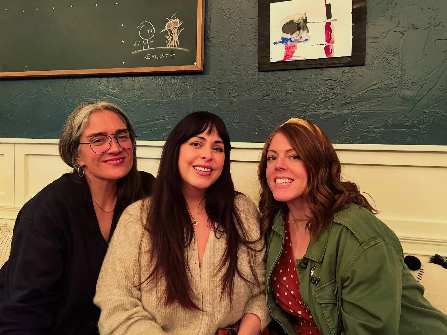 Got to see @anthonymrocka work last night and it was pretty rad. He gave some amazing readings with incredible detail and accuracy. Best night with m&rsquo;ladies! 

Nearly every pic turned out blurry but we&rsquo;re making it work 🖤💫