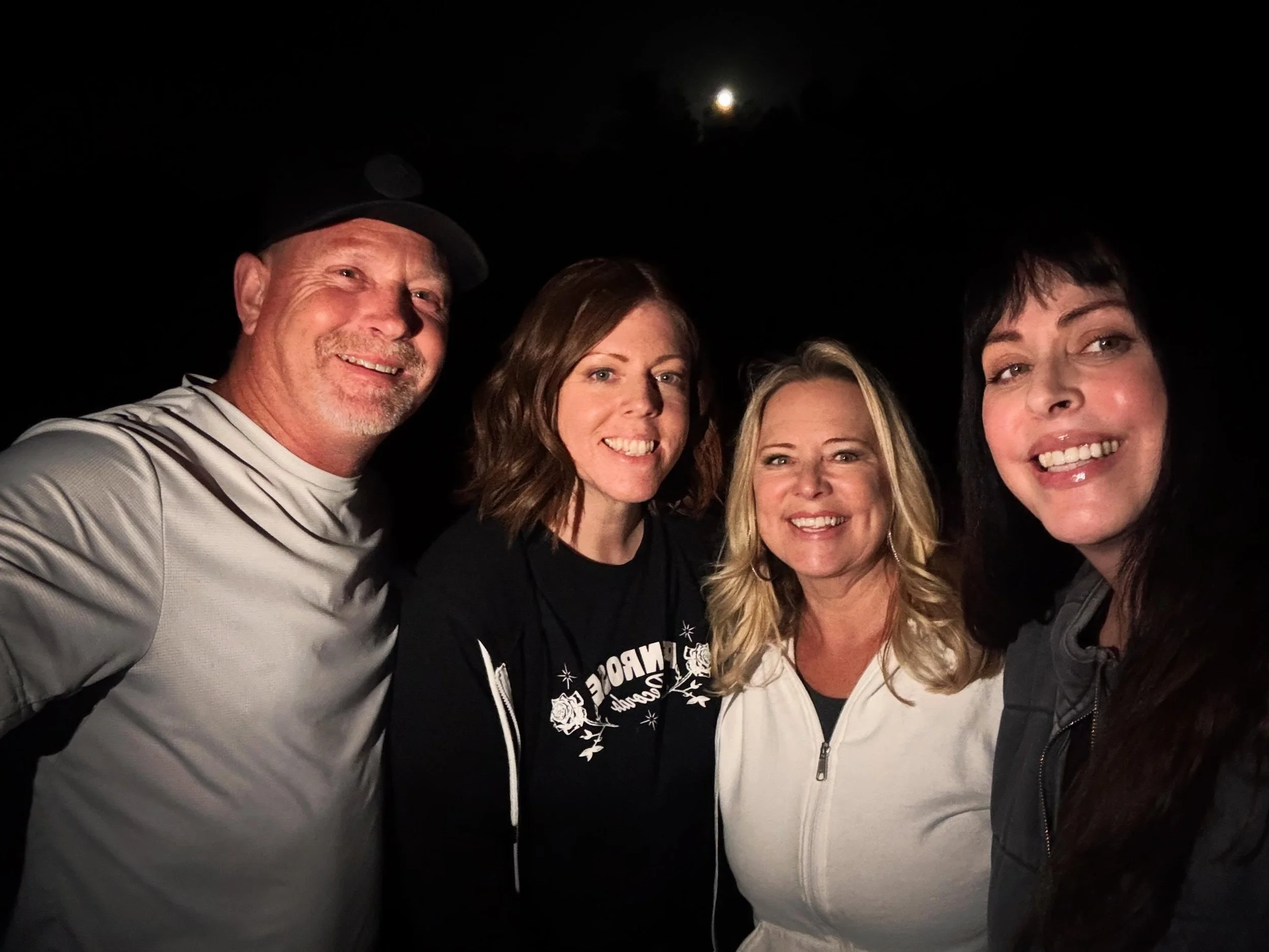 Campfire under the full moon 🌕 

Lots of chatting, some releasing and intention setting, and little howling. Thanks Darren for inviting us!