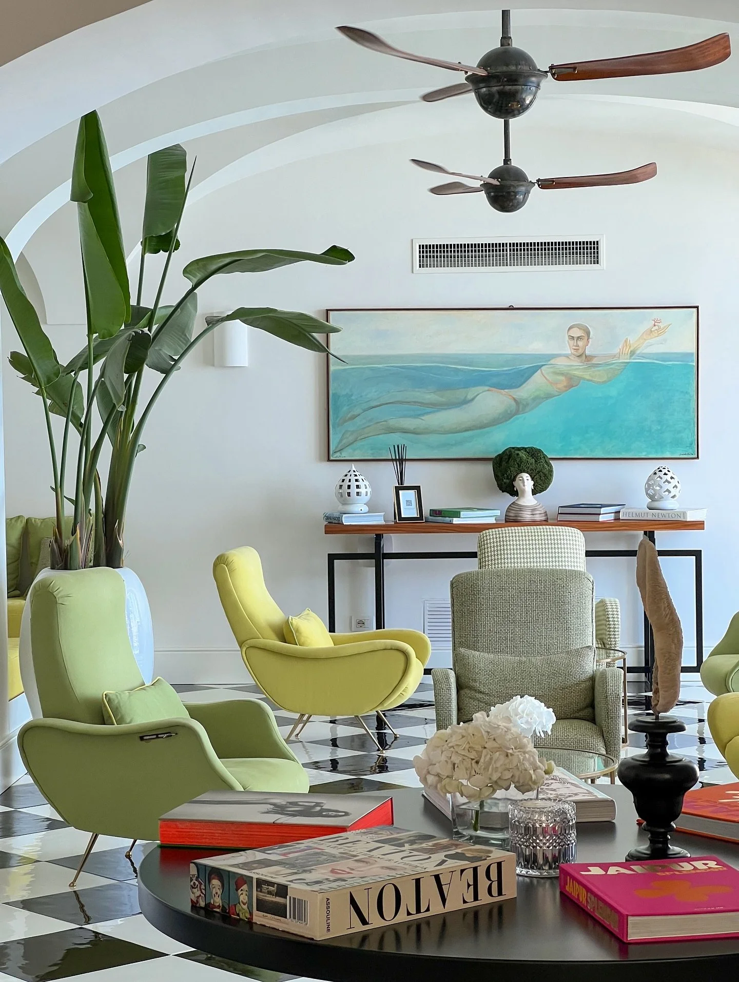 Some secrets are meant to be shared&hellip; 
We&rsquo;ve found our way around @hotelmiramalfi this summer where every corner is a work of art.