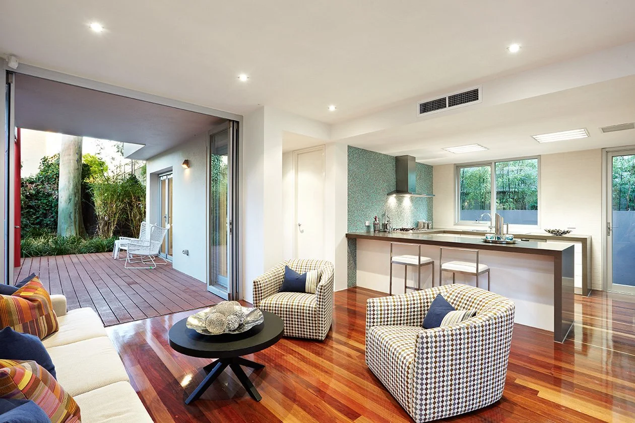 UAE102_8WoodsideCres_033.jpg