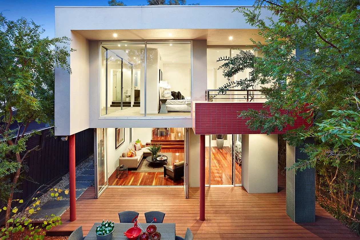 UAE102_8WoodsideCres_102.jpg