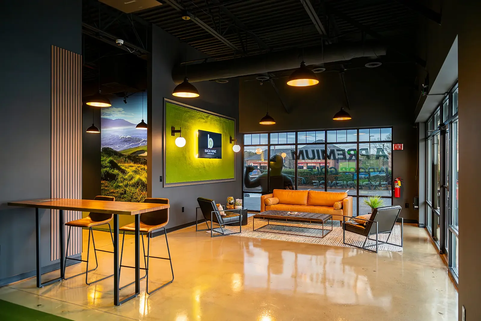rcc-back-nine-golf-holly-springs-lounge-entry-01.webp