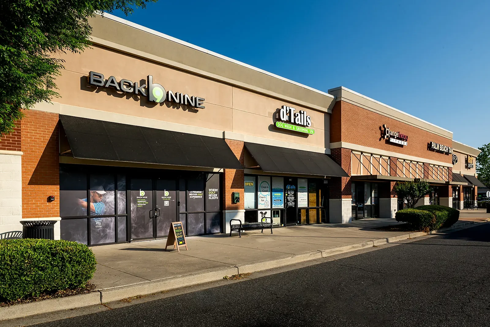 rcc-back-nine-golf-suwanee-exterior-shopping-center-01.webp