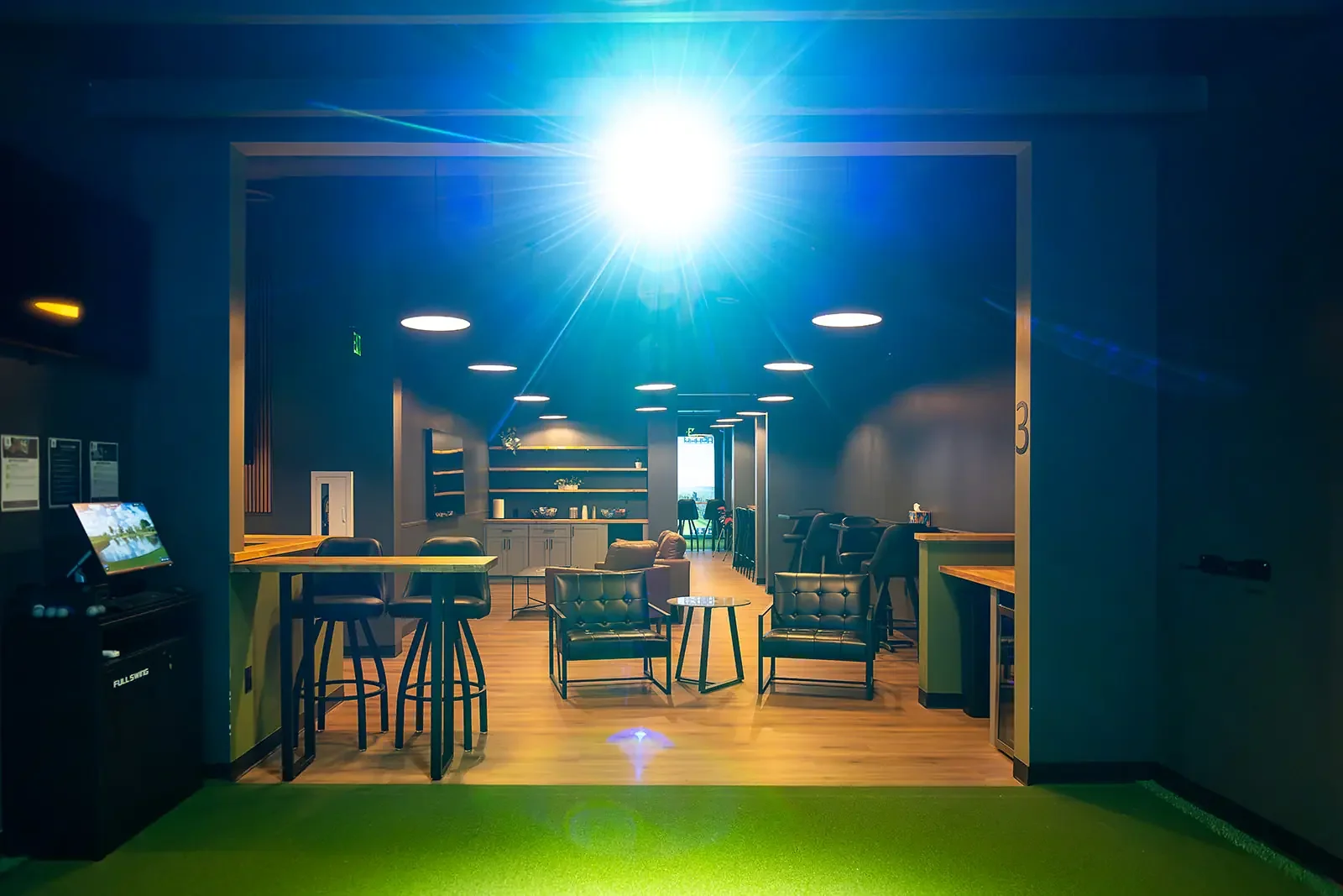 rcc-back-nine-golf-alpharetta-simulator-bay-lighting-01.webp