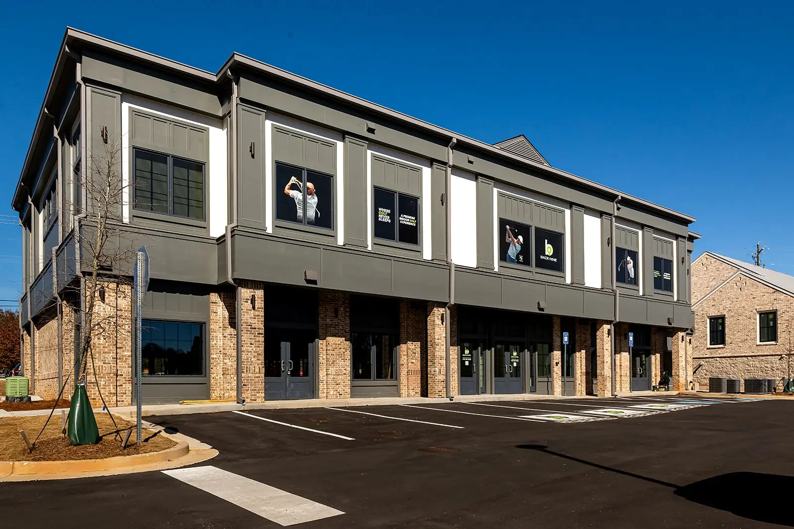 rcc-back-nine-golf-alpharetta-exterior-side-elevation-01.webp