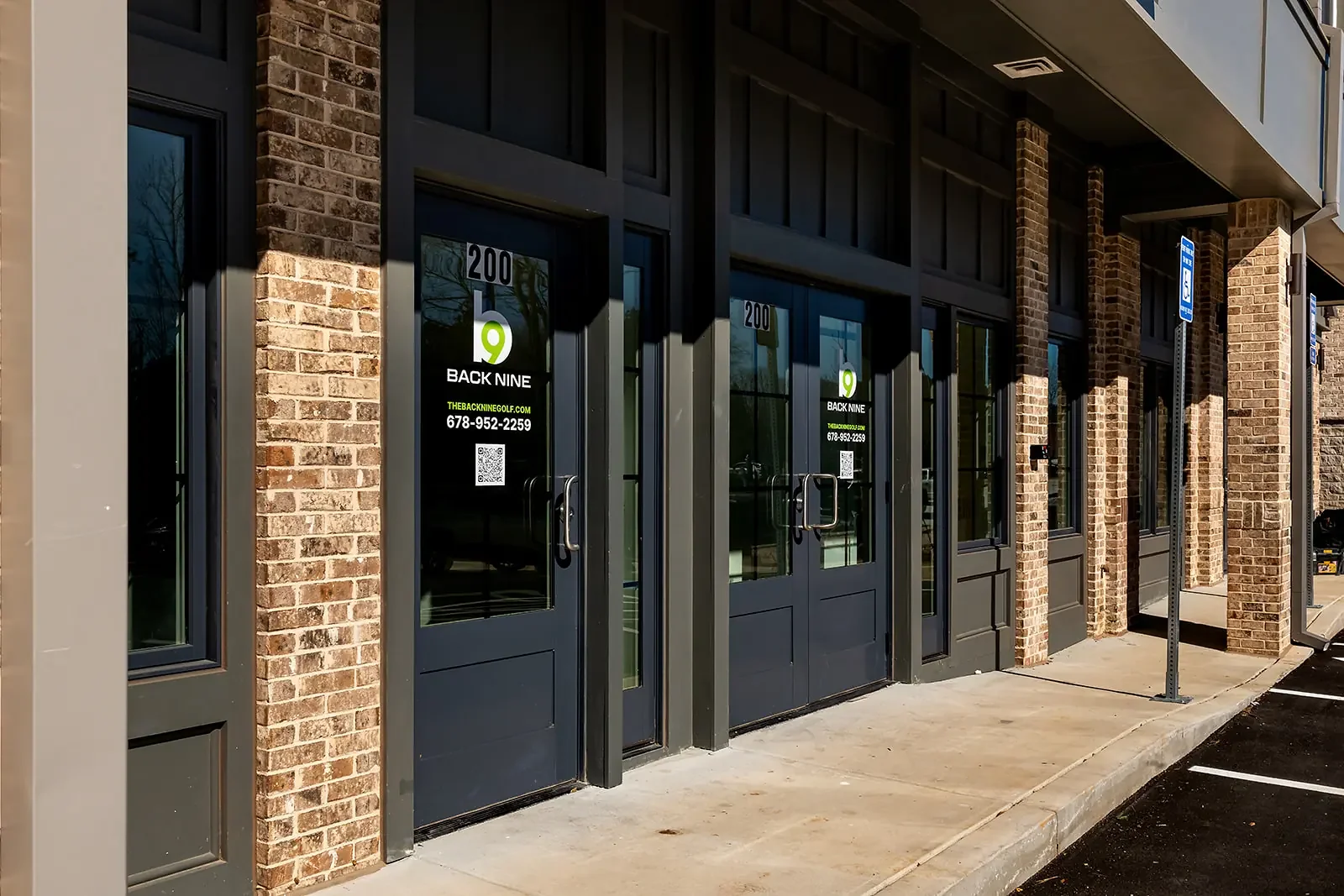 rcc-back-nine-golf-alpharetta-exterior-entrance-01.webp