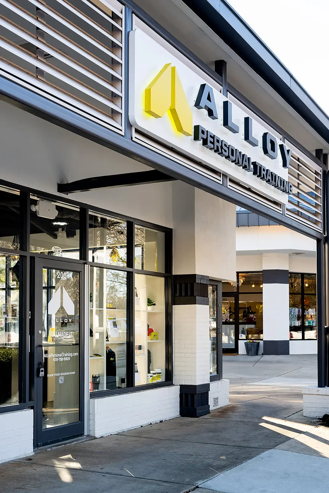 rcc-alloy-peachtree-exterior-entrance-01.webp